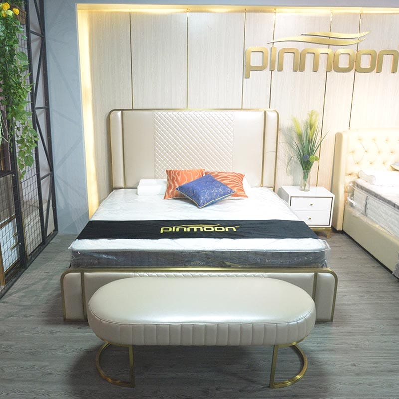 Royal ODM+OEM hotel luxury wood bed room furniture bedroom set 