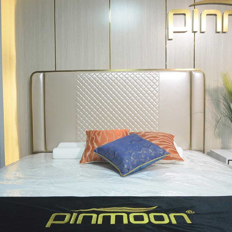 Pinmoon luxury golden stainless steel hotel bed
