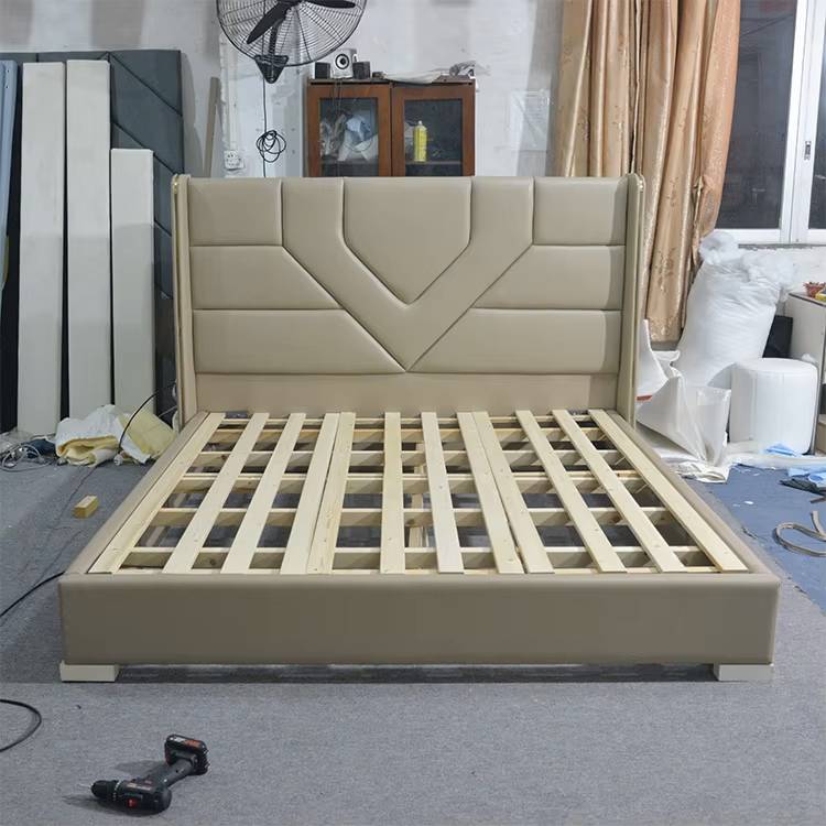 Factory Wholesale Genuine Leather Bed Luxury Hotel Design with Cheapest Price