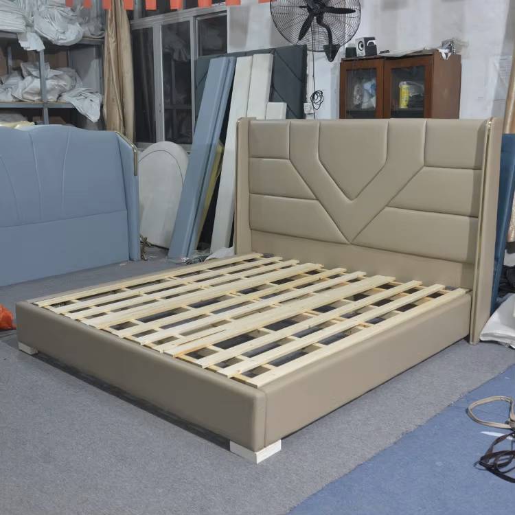 Factory Wholesale Genuine Leather Bed Luxury Hotel Design with Cheapest Price