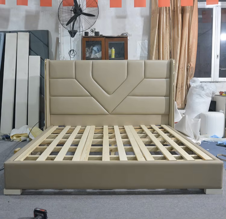 Factory Wholesale Genuine Leather Bed Luxury Hotel Design with Cheapest Price